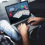 How do automatic number selections work in online lottery betting?