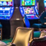How do online lottery platforms manage subscription prize notifications?